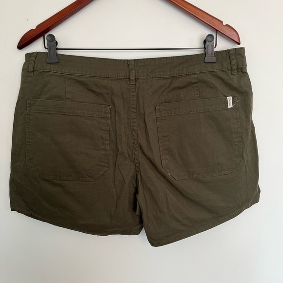Buffalo David Bitton Olive Green Women's Shorts size 30 - Picture 5 of 5